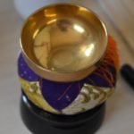 仏具の掃除の仕方 | ろうそく立て、線香立て、おりんの掃除方法
