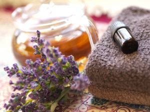 アロマテラピーとは?アロマの使い方、活用方法「アロマのある生活」