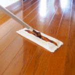 フローリングの正しい掃除方法は?便利グッズと気を付けたいこと
