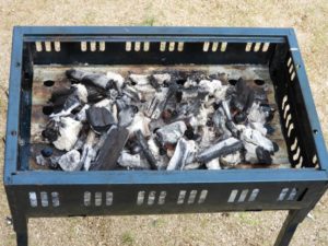 バーベキューの後の炭の後始末、ＮＧな方法と正しい処理方法をご紹介