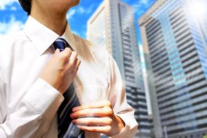 男性新入社員の心得、衣替えのタイミングと正しいクールビズ、ネクタイは?